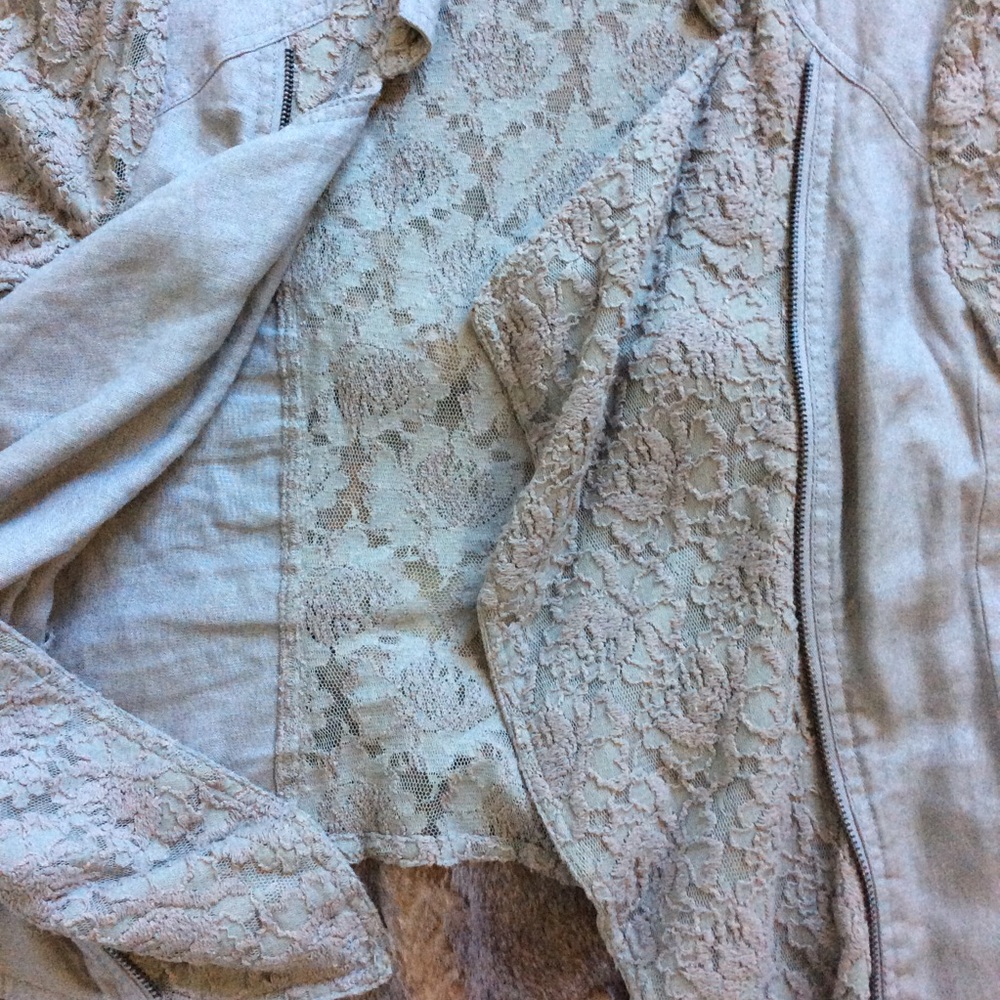Lace jacket - Picture 2 of 4
